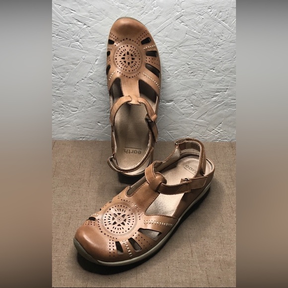 EARTH Kara Curie Size 11M Alpaca Brown Leather Slingback Hook & Loop Sandals - Picture 1 of 15